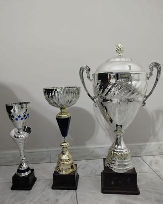 Set di 3 Trofei Sportivi / Coppe da Premiazione