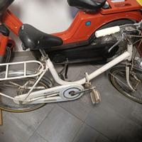 Bici vintage e motorino