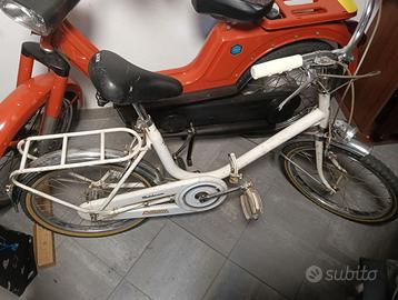 Bici vintage e motorino