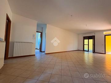 6 LOCALI A FOSSATO DI VICO