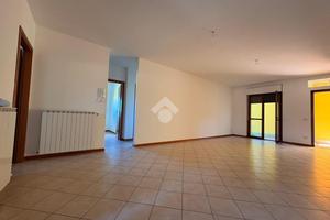 6 LOCALI A FOSSATO DI VICO