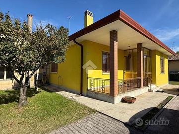 VILLA SINGOLA A CARBONERA