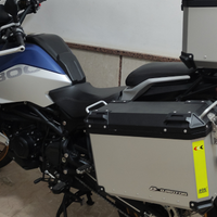 QJ moto 800