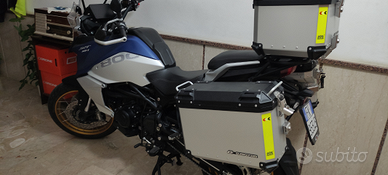 QJ moto 800