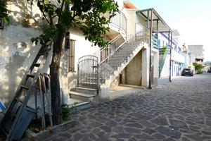3 LOCALI A MONTEGIORDANO