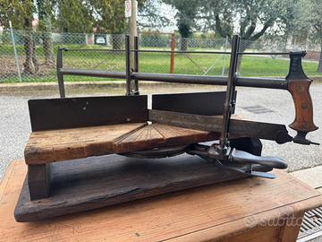 Rara e antica sega da falegname falegname