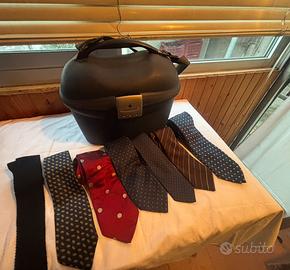 Beauty case Samsonite con 7 cravatte