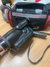 Videocamera vintage anni 90 Panasonic + tracolla