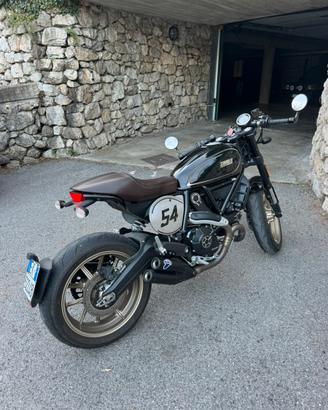 Ducati scrambler cafe race