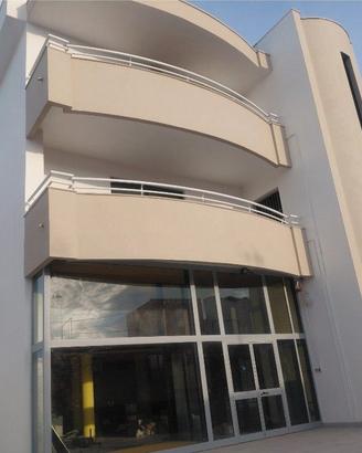 LOCALE COMMERC. mq.350 + 600 mq.DEPOSITO  pronto