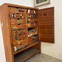 Mobile con cassettoni