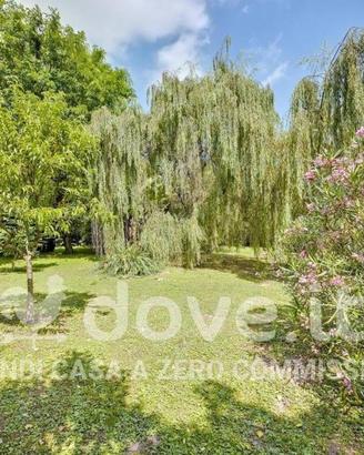 Villa di 360 m² con più di 5 locali e box auto dop