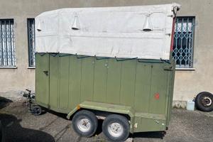 Trailer trasporto cavalli , tutto Aggiornato