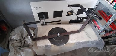 supporto artigianale per motori vespa