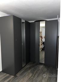 Armadio Ikea angolare