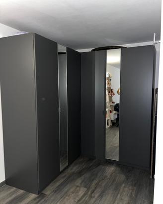 Armadio Ikea angolare