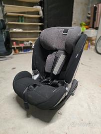 seggiolino auto del marchio Inglesina