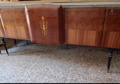 Due Mobili con sportelli degli anni Sessanta 