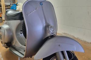 Vespa d'epoca, modello 50 R. Originale  1971