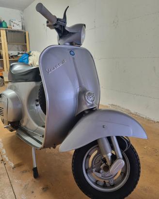 Vespa d'epoca, modello 50 R. Originale  1971
