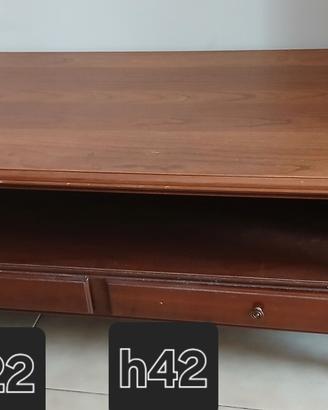 Tavolino color noce con cassetti 