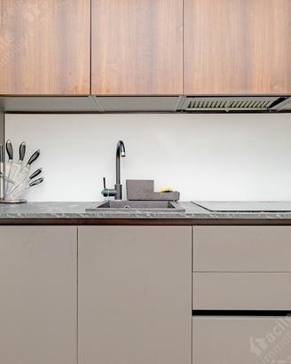 Cucina completa di elettrodomestici