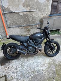 Ducati Scrambler 800 Cafe' racer