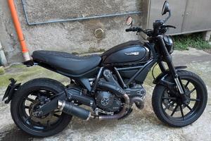 Ducati Scrambler 800 Cafe' racer