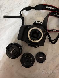 Canon EOS 2000D con 2 obiettivi, borsa e treppiedi