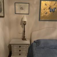 2 Comodini shabby con lampada