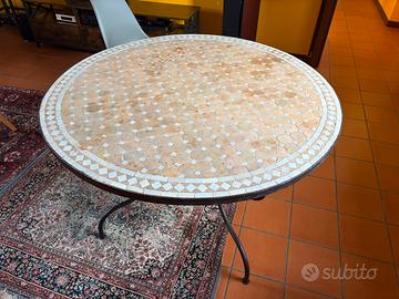 Tavolo in mosaico Zellige marocchino