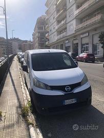 Furgone nissan nv 200