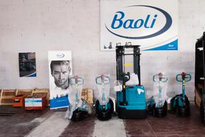 Carrelli elevatori stoccatori transpallet