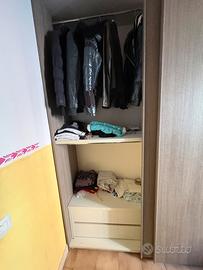 Armadio a ante scorrevoli