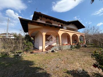 VILLA SINGOLA A VIVERONE