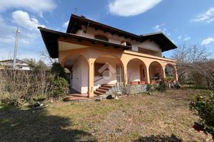 VILLA SINGOLA A VIVERONE