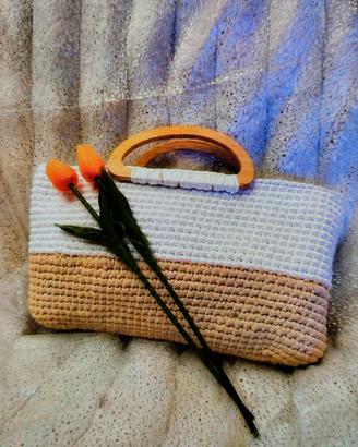 borsa elegante fatta all' uncinetto 