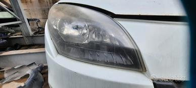 RENAULT MEGANE STATION WAGON 2012 - FARO ANTERIORE