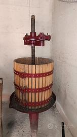 Torchio e Pigiatrice-diraspatrice (vino/vendemmia)