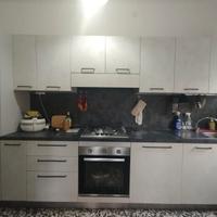 cucina lineare con tutti gli elettrodomestici tavo