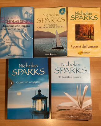 5 libri di  Nicholas Sparks come in descrizione.