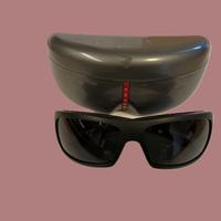 Occhiali da sole Prada Linea Rossa usati