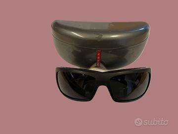 Occhiali da sole Prada Linea Rossa usati