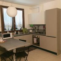 Cucina moderna usata, con elettrodomestici