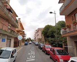 Cerveteri ampio appartamento con giardino privato