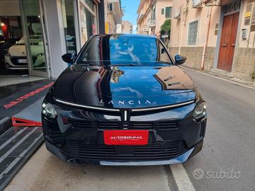 Lancia Ypsilon Hybrid e-DCT Edizione Cassina