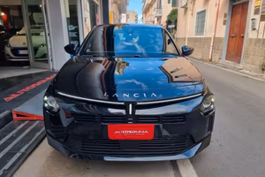 Lancia Ypsilon Hybrid e-DCT Edizione Cassina