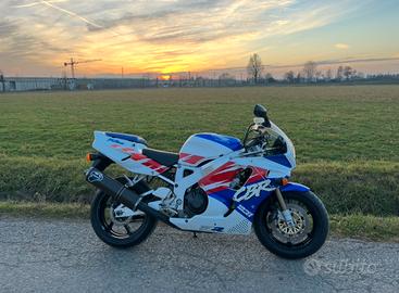 Honda Cbr 900 sc28