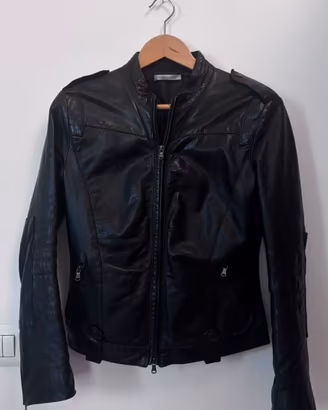 Giacca di pelle nera imbottita, da donna