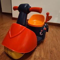 Moto scooter giocattolo 